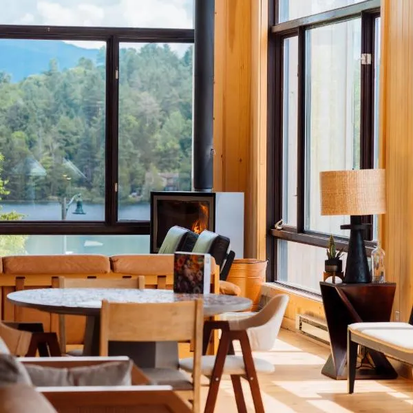 Laurel Lake Placid, hotel Lake Placidban