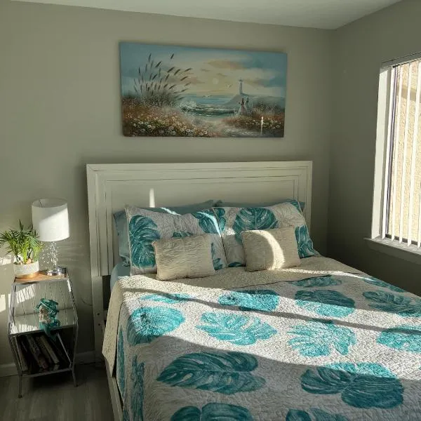 Sunset Harbor Palms - Mason Beach Retreat, hotel in Navarre