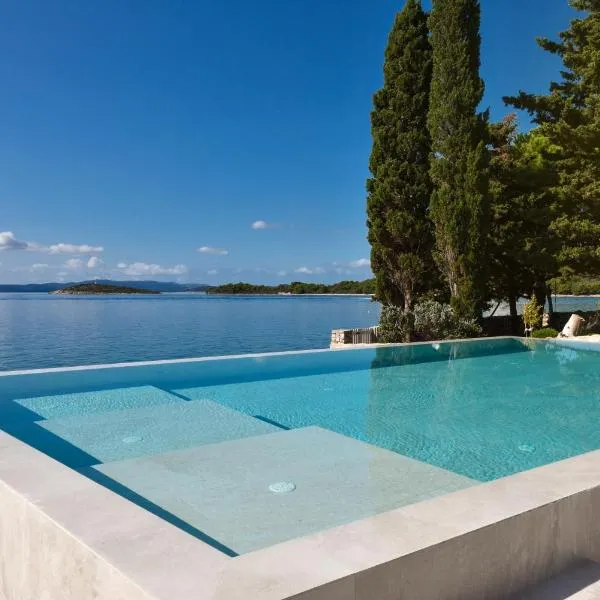 Beachfront Villa FUX Eternity Zdrelac Pasman Zadar, hotel in Ždrelac