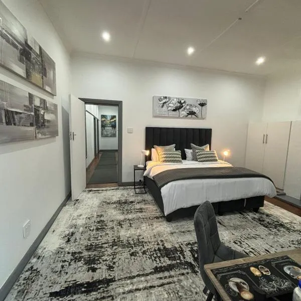 30 on 6th、ベルビルのホテル