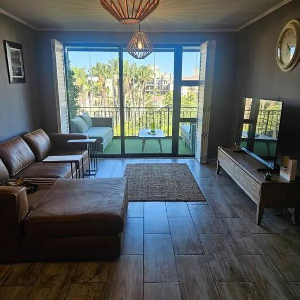 SS Luxury Apartments Island Club, hotel in Cape Town