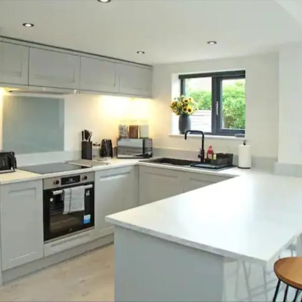 Modern Luxury 4 Bed House in Heart of Macclesfield, hotel in Macclesfield