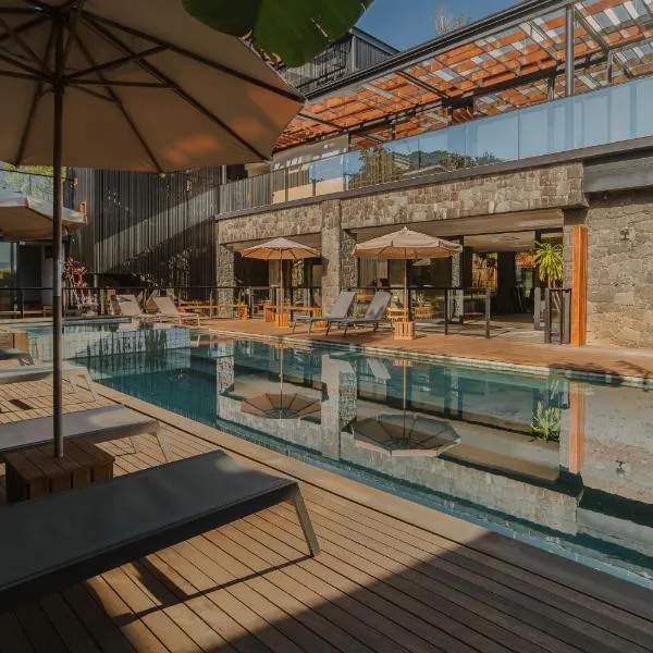 Pousada Boutique Villa Valley, hotel in Praia do Rosa