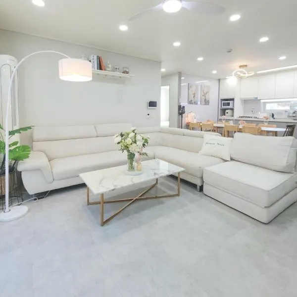 31평의 넓은 에스더스테이,서울, hotel a Seul