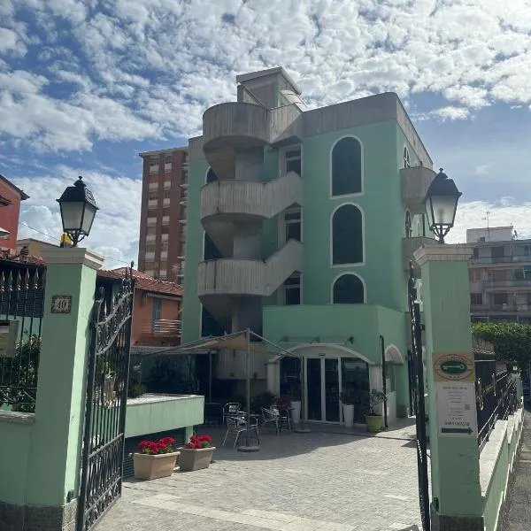 Hotel Jean Marie, hotel em Arma di Taggia