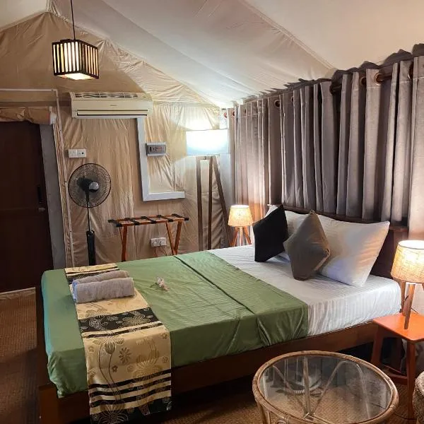 Viesnīca AT ONE - with Nature Glamping, Rekawa pilsētā Tangalle
