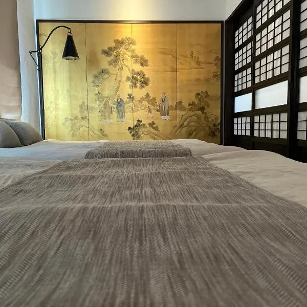 家族で貸切The Feet Dogo築70年日本文化的源泉掛け流しの温泉宿道後温泉徒歩7分大正ロマンの調度品家族団らん、松山市のホテル