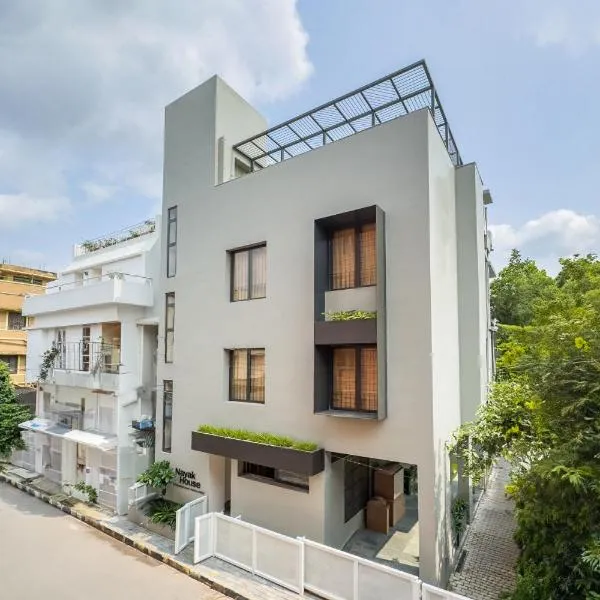 StayVista at Nayak House with Luxury Rooms, Terrace, Wi-Fi at Kolkata, hotel in Calcutta