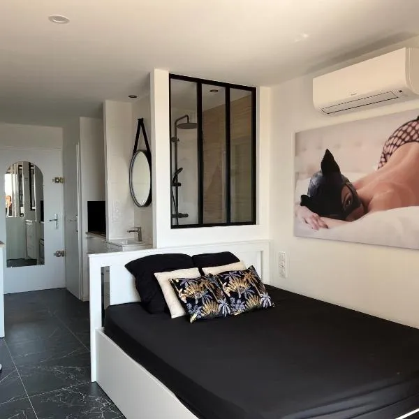 Au 69 du Village Naturiste, Hotel in Cap d'Agde