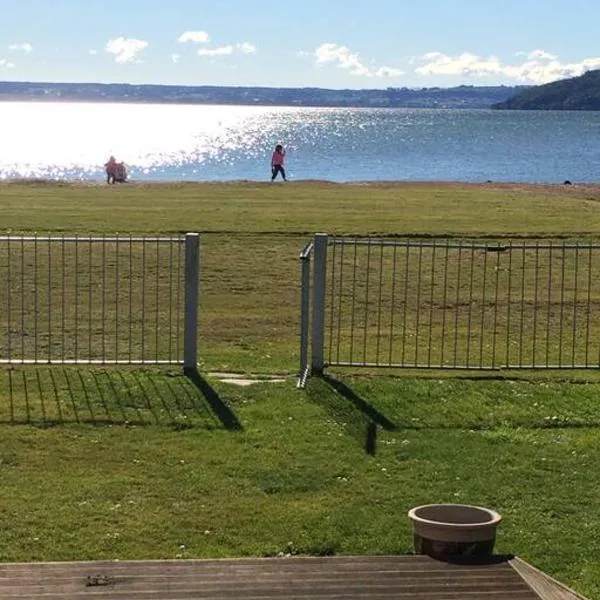 Beautiful Lakefront Location, hotel en Rotorua