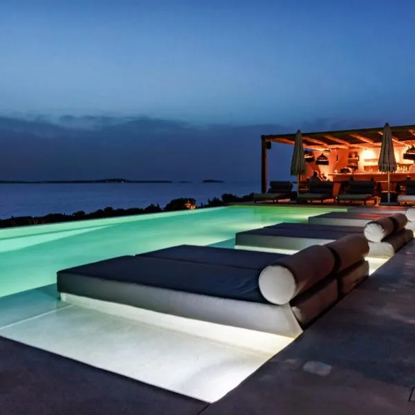 Akre Hotel - Designed for Adults, hotel sa Naxos Chora