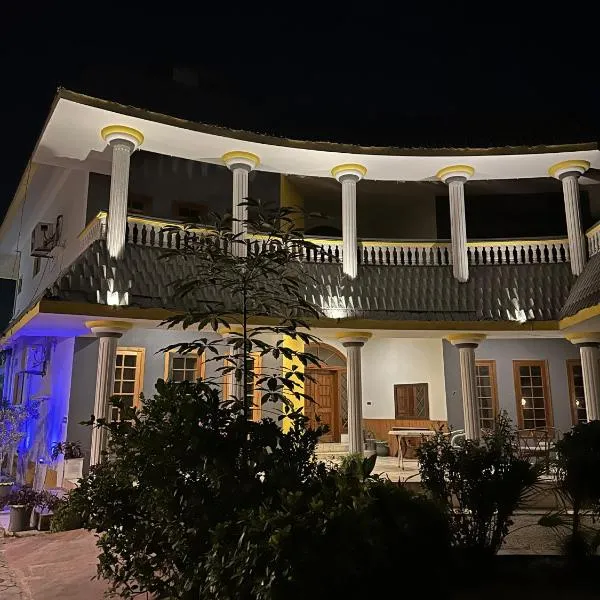 The Exclusive House, hotel di Peshawar