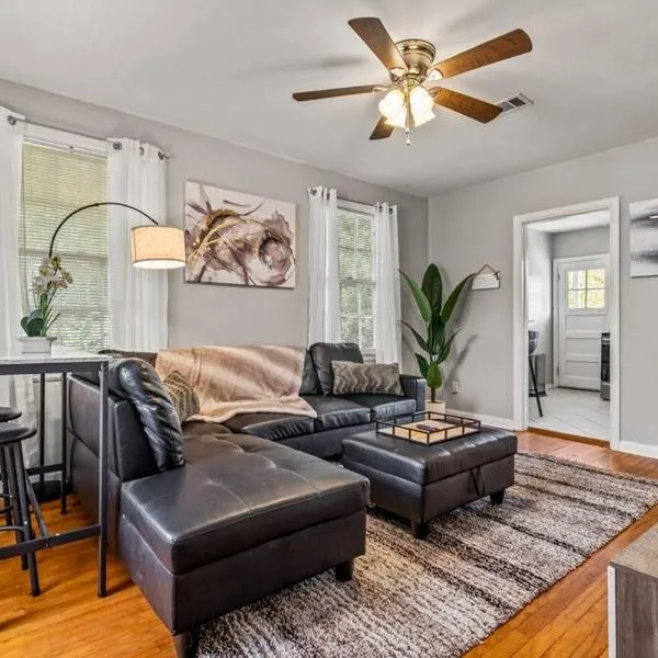 East Hill Retreat Near Beaches & Downtown, hôtel à Pensacola