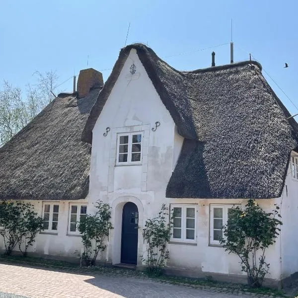 Kapitänshaus von 1712 - neu saniert，位于尼布卢姆的酒店