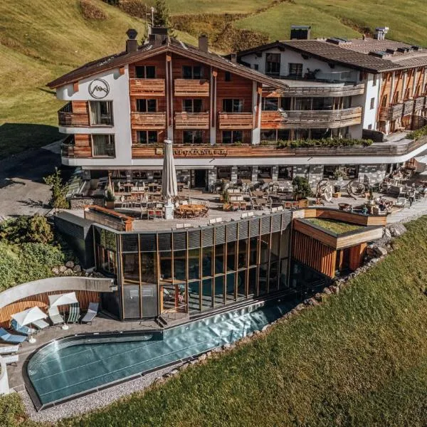Hotel Goldener Berg, hotel in Lech am Arlberg