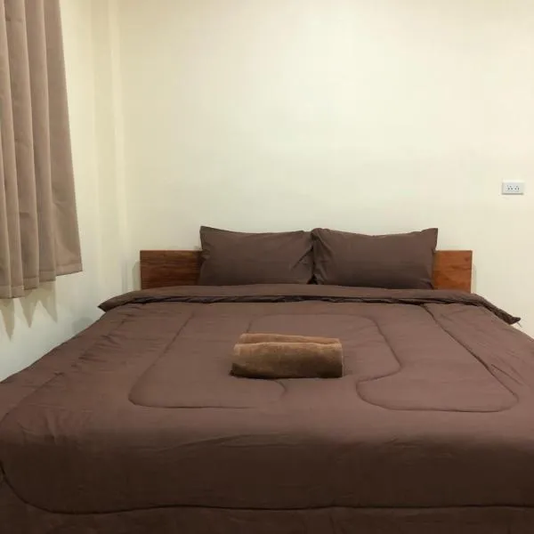 บ้านศรีสุธรรม 2 Baansrisuthum 2, hotel din Suratthani