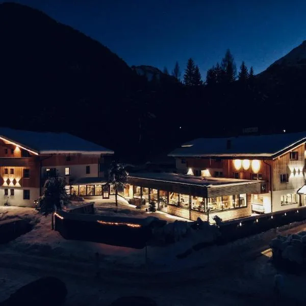 Die Waldruhe, hotel v mestu Kartitsch