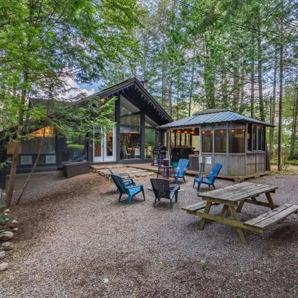 Le1603 - Le Petit Caribou - Chalet spa et plage, hotel in Sainte-Lucie-de-Doncaster