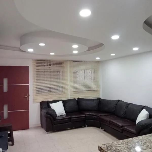 APARTAMENTo CUMBRES ANDINAS 3 Hab 5 personas, hotel in San Cristóbal