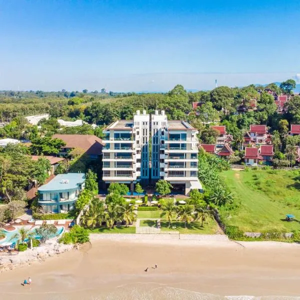 Escape Condominiums Beachfront Suites - Mae Phim,位于罗勇的酒店