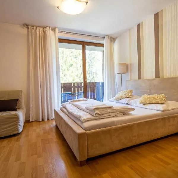 法特拉公园2号公寓酒店,位于鲁容贝罗克的酒店