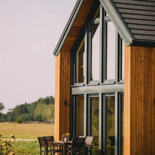 Szept Oberlandu - boutique, luxury Villa in Liva Park, hotel in Liwa