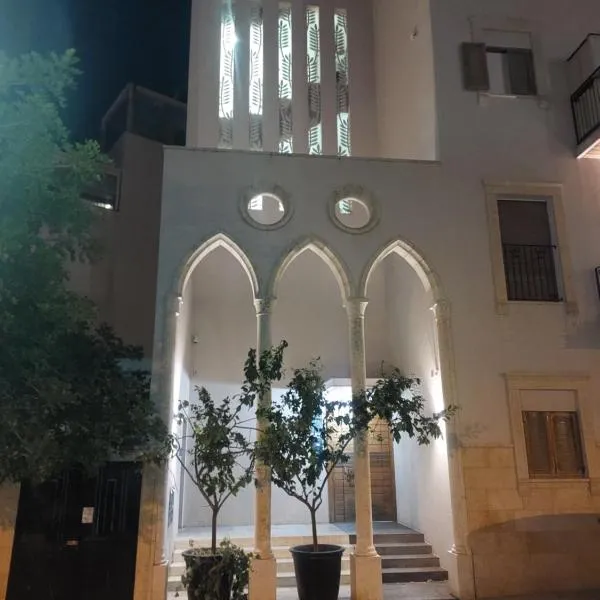 Jaffa Getaway sea front, luxury Duplex, Port & Old City 2m walk, hotel in Tel Aviv