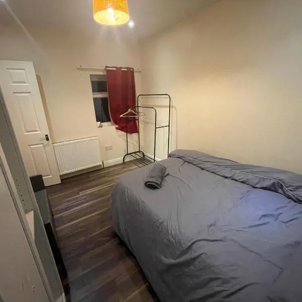 home of Small happiness, hotel in Totton