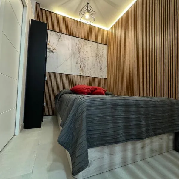 Vistalegre! pequeño y fantastico loft cerca del Metro, hotel in Madrid