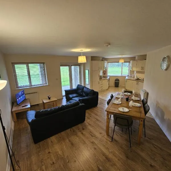 Two Bedroom Apartment Athlone, ξενοδοχείο σε Άθλον