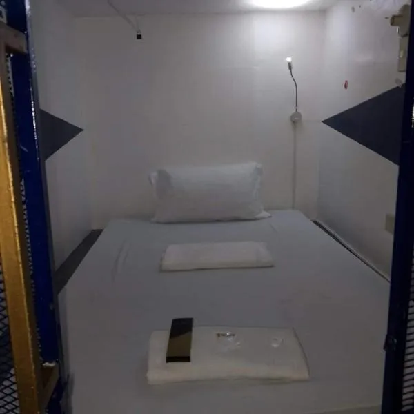 RDC - Mariveles Transient Capsule, ξενοδοχείο στη Μανίλα