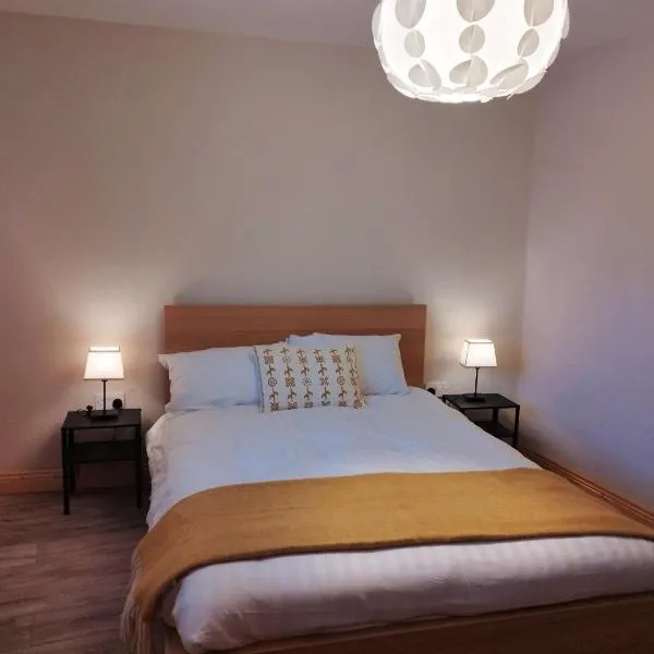 The Apartment, hotel di Termonbarry