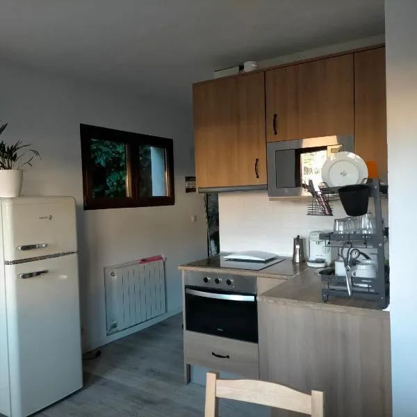 Apartamento rural con vistas, ξενοδοχείο σε Miraflores de la Sierra