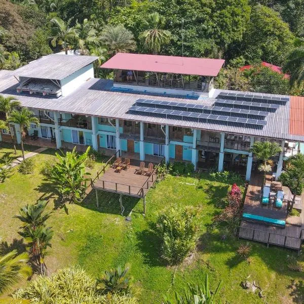 Bird Island Bungalows, hótel í Bocas Town