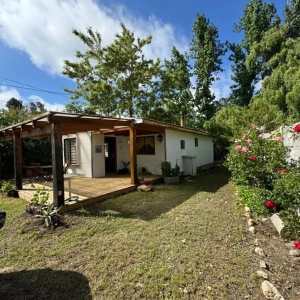 Cómoda Cabaña ubicada en Camino zapallar, hotel in Curicó
