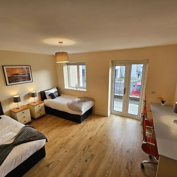 Five Bedroom Apartment Athlone, ξενοδοχείο σε Άθλον