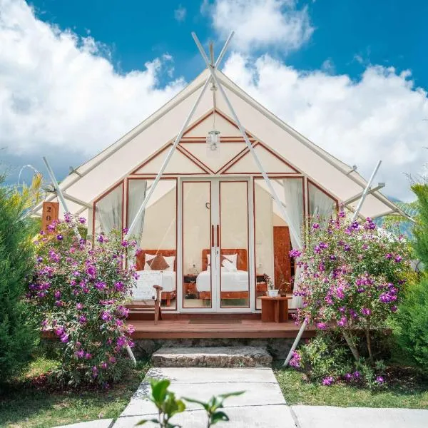 Svargan Lakeside Glamping, hotel v destinaci Tabanan