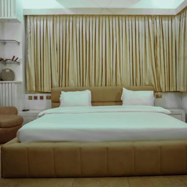 Vulcan Apartments, Mobushipe