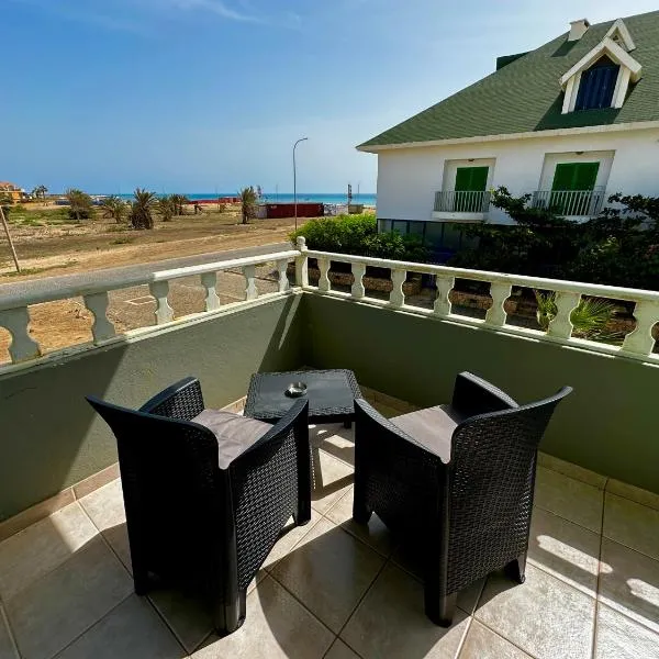 Wind Holiday Apartments - By Bobbywashere, hotel v destinaci Santa Maria