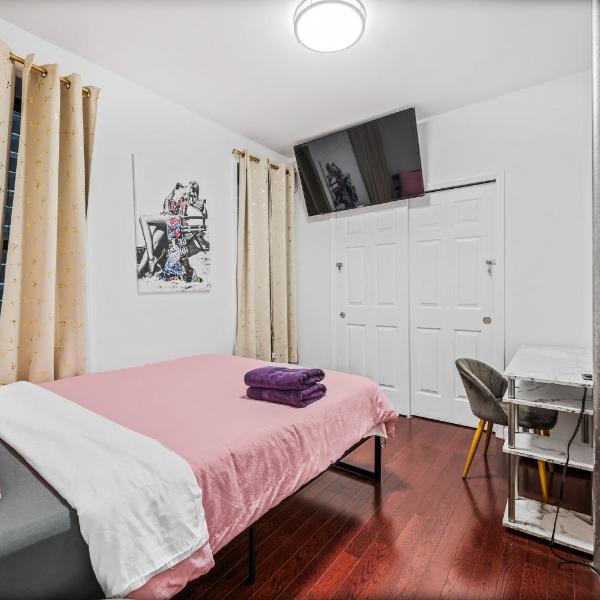 Monthly Lower East Side two Bedroom, Нью-Йорк