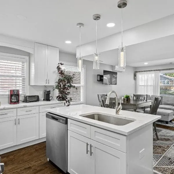 Stunning home in Skokie, hôtel à Skokie