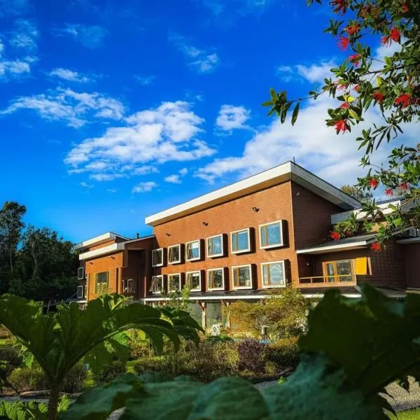Cascadas Hotel, hotel in Puerto Octay
