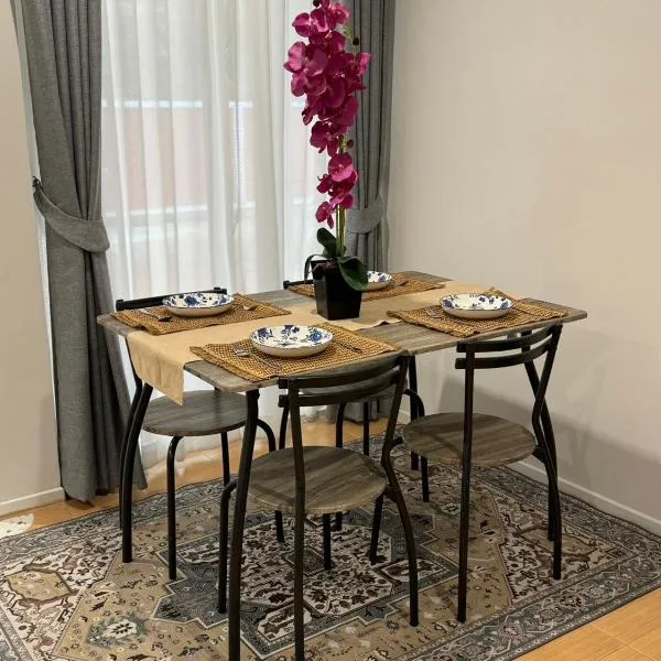EM HOME Sukhumvit Bangkok - near Terminal 21, EM District Malls, BTS and MRT Lines、バンコクのホテル
