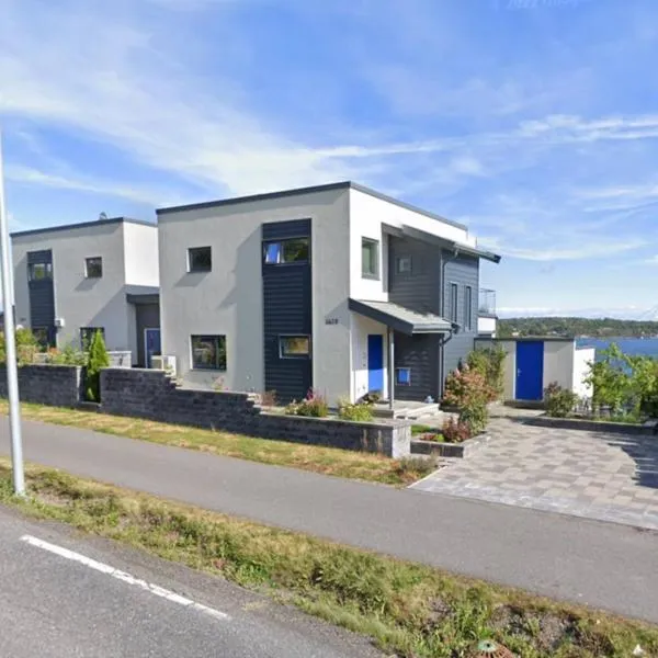 Sommerhus ved sjøen, hotel in Var