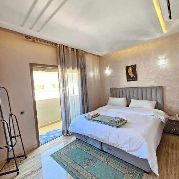 MIA Appartement N2 - Élégance, Confort et Sérénité, hotel en Casablanca