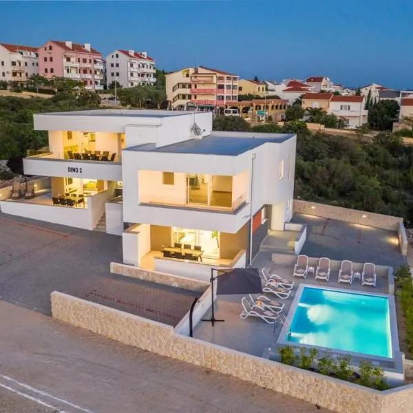 Villa Domenica - Luxury Sea View Apartment with Pool & Hot Tub - 350m to Babe Beach, хотел в Новаля