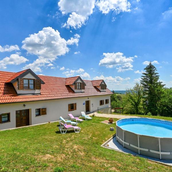 Awesome Home In Breznicki Hum, Donje Makojišće