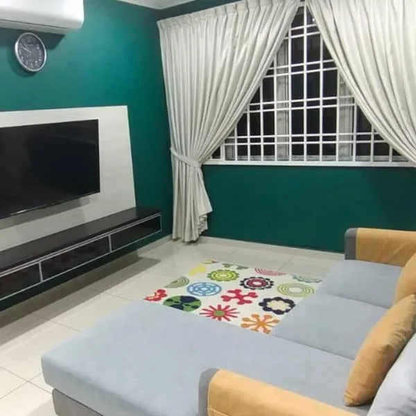 Sri Putra Homestay - Malay Only, hotel en Kulai