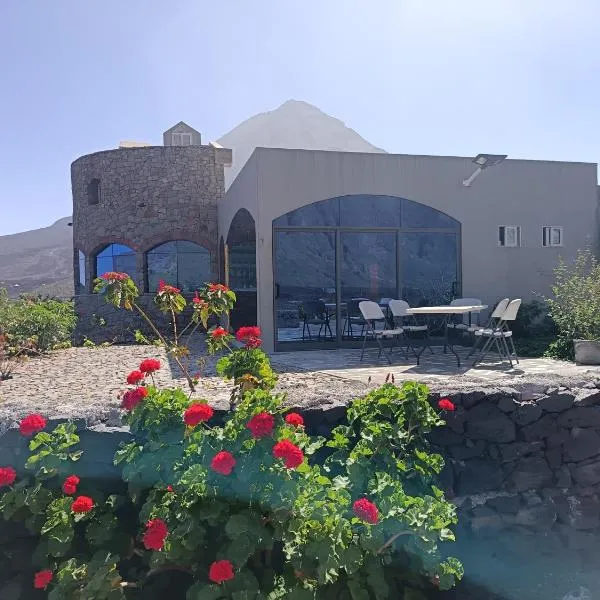 casa alcindo, hotel in Portela