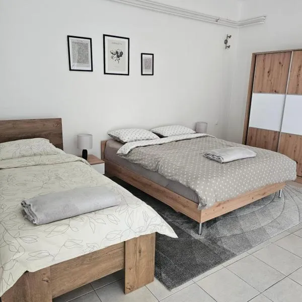 Vespera, hotel a Požega